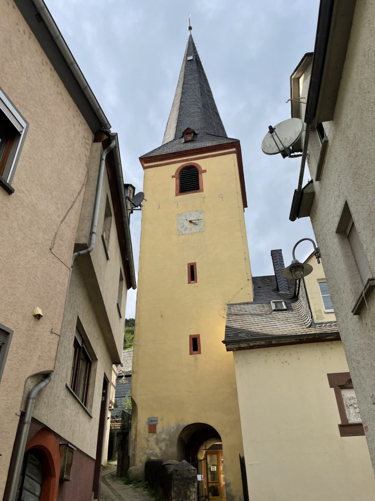 Kirchturm in Alf