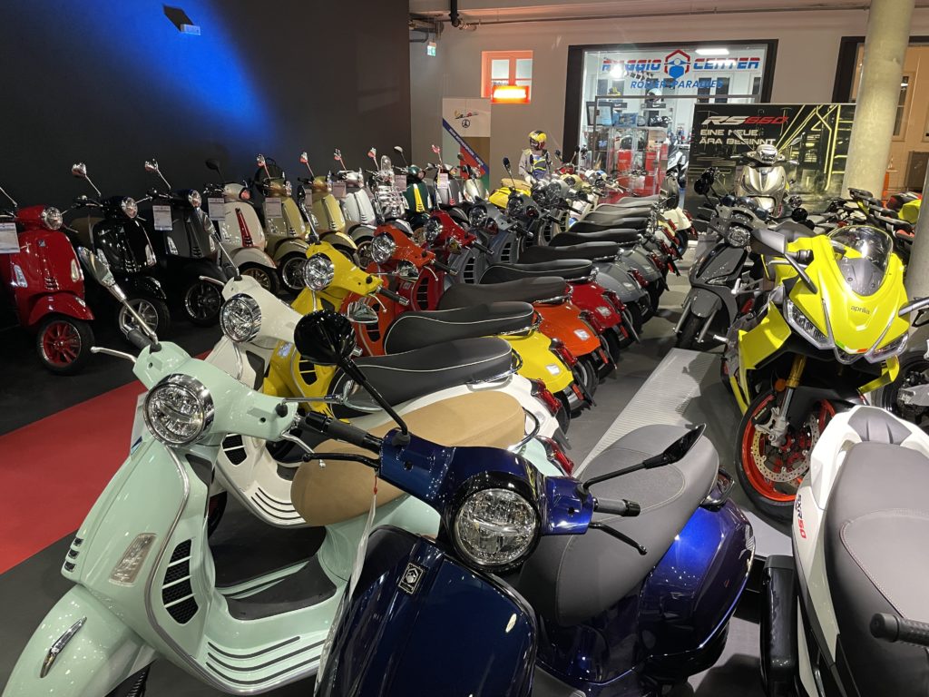 Vespas bei Motorworld