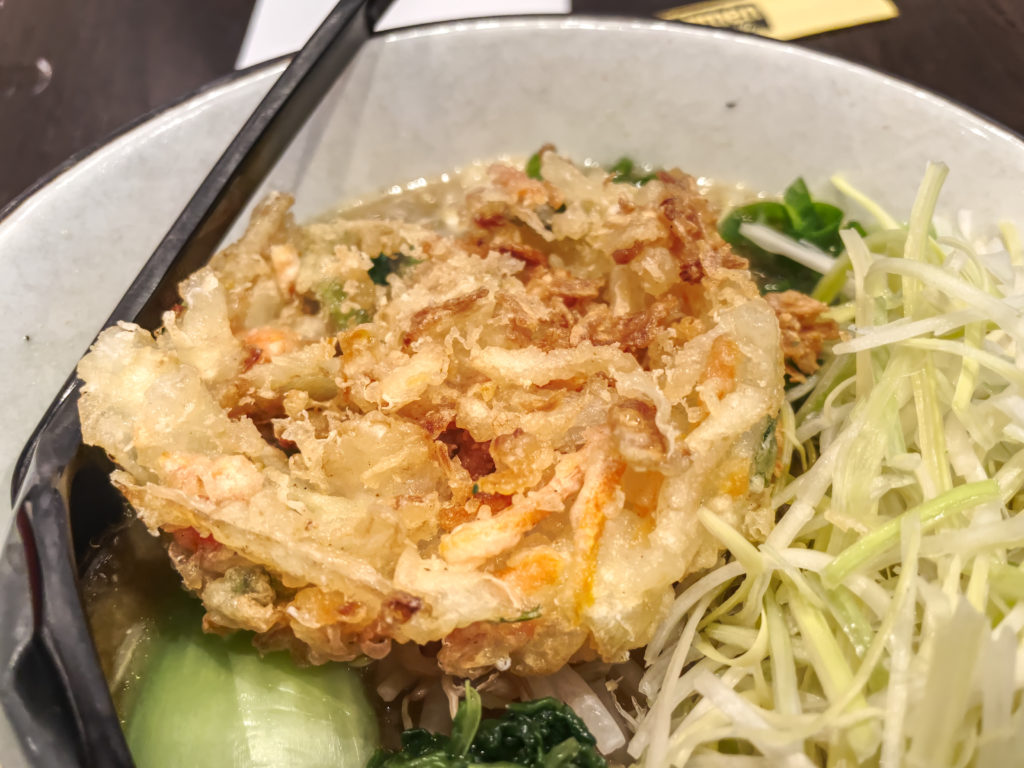 Ramen with vegetable tempura