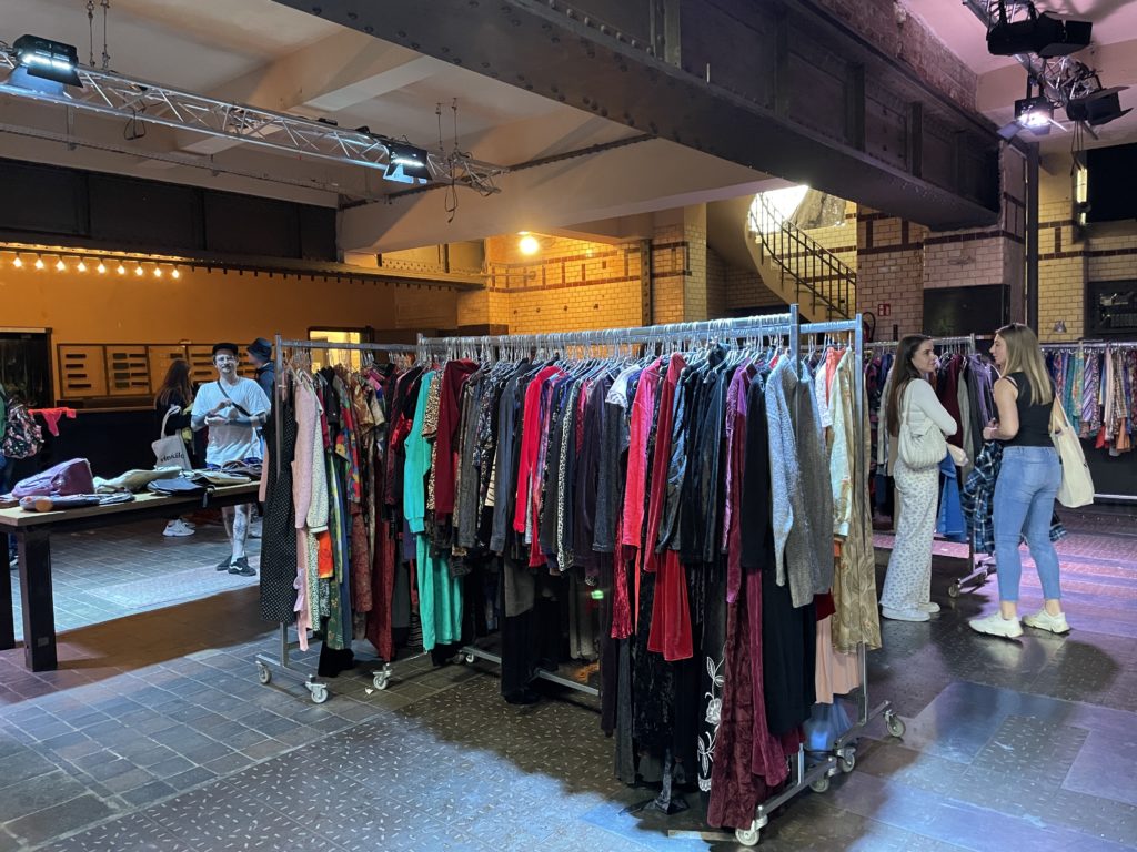 Kilo clothes sale hot sale near me