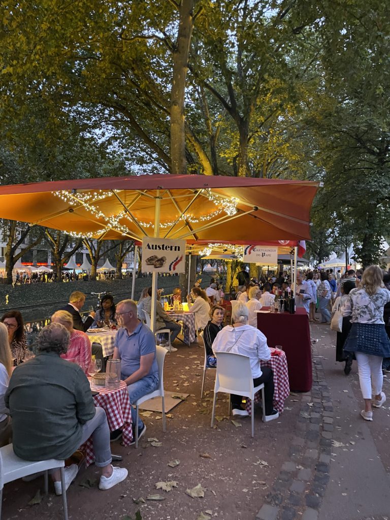 People eating oysters